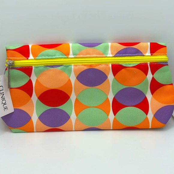 Clinique Cosmetics bag NWT - FREE WITH PURCHASE OVER 50$ - Picture 1 of 3